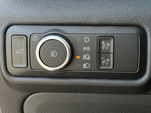 Used 2023 Ford Explorer XLT w/ Equipment Group 202A RWD image 15