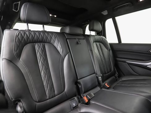 Used 2024 BMW X7 xDrive40i w/ Executive Package image 28
