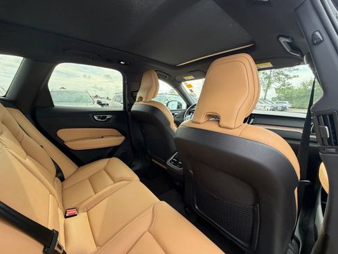 Used 2022 Volvo XC60 B6 Inscription w/ Advanced Package AWD/4WD image 24