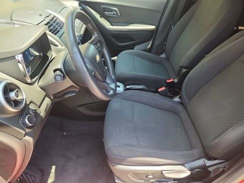 Used 2015 Chevrolet Trax LS FWD image 17