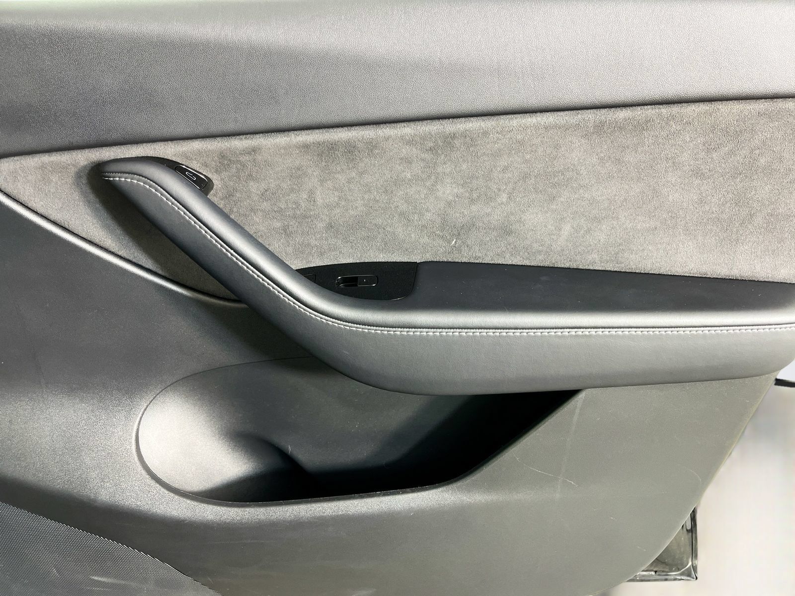 Used 2021 Tesla Model Y Long Range AWD/4WD image 34