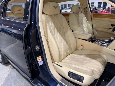 Used 2015 Bentley Flying Spur W12 image 66