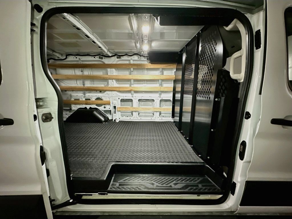 Used 2025 Ford Transit 250 Low Roof w/ Exterior Upgrade Package RWD image 32