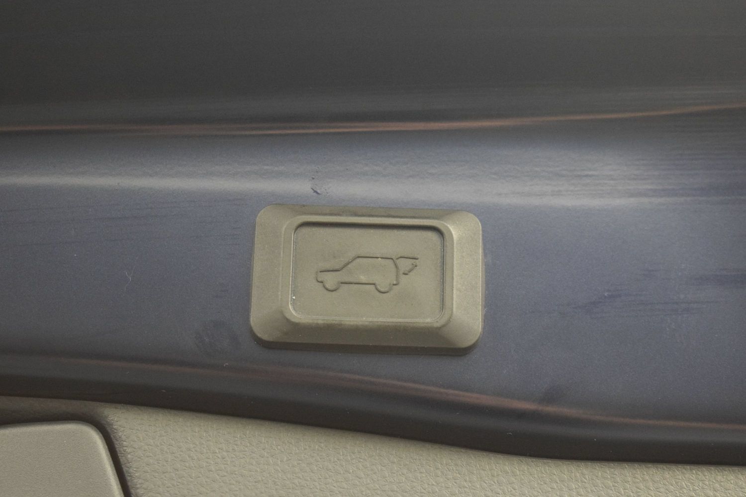 Used 2023 Toyota RAV4 XLE Premium AWD/4WD image 12