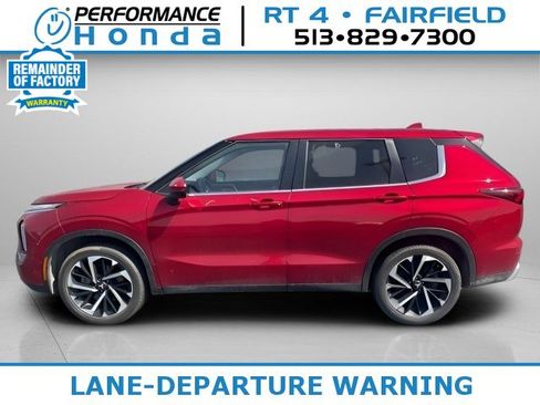 Used 2024 Mitsubishi Outlander SE Black Edition image 1