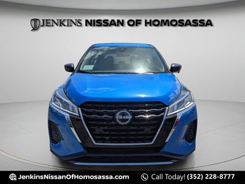 Certified 2025 Nissan Kicks Play S FWD image 10