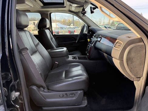 Used 2013 Chevrolet Suburban LT w/ Luxury Package image 12