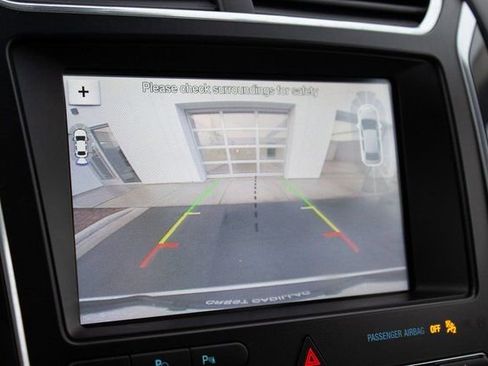 Used 2018 Ford Explorer Platinum image 32