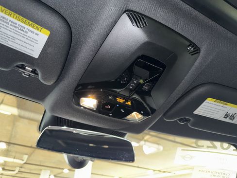 Used 2025 MINI Cooper 4-Door Hardtop FWD image 29