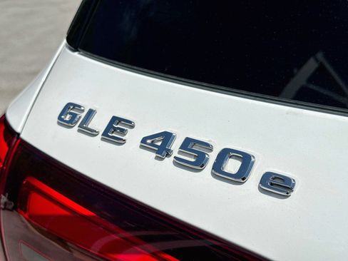 Used 2025 Mercedes-Benz GLE 450e 4MATIC image 11