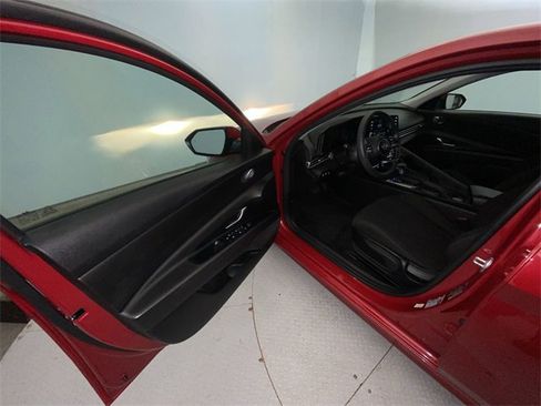 Used 2023 Hyundai Elantra SEL w/ Cargo Package image 11