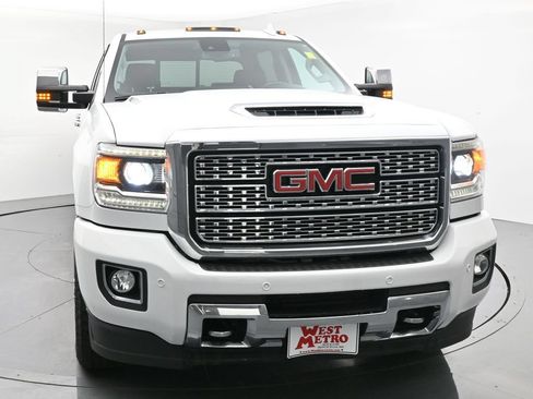 Used 2019 GMC Sierra 3500 Denali w/ Duramax Plus Package AWD/4WD image 24