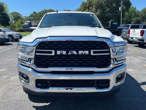 Used 2024 RAM 2500 Big Horn AWD/4WD image 4