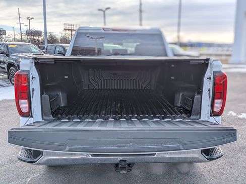 Used 2025 GMC Sierra 1500 SLE image 8
