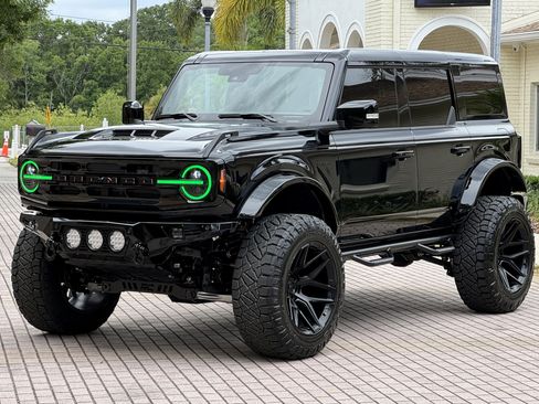 Used 2025 Ford Bronco Outer Banks image 9