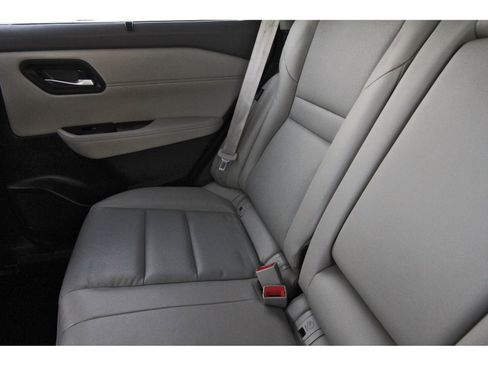 Used 2023 Nissan Rogue SV w/ SV Premium B Package image 15