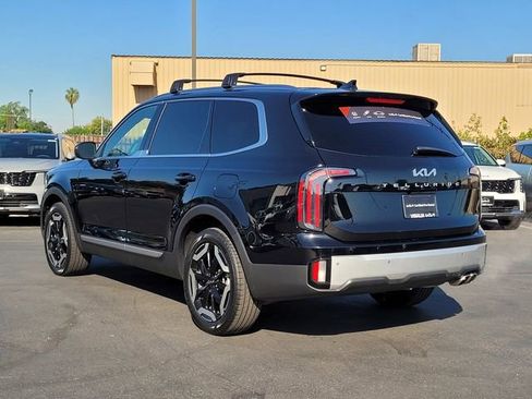 Certified 2024 Kia Telluride EX w/ EX Captain's Chair Package FWD image 8