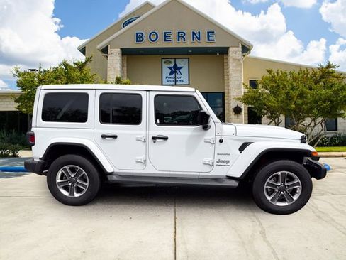 Used 2023 Jeep Wrangler Sahara w/ Cold Weather Group AWD/4WD image 6