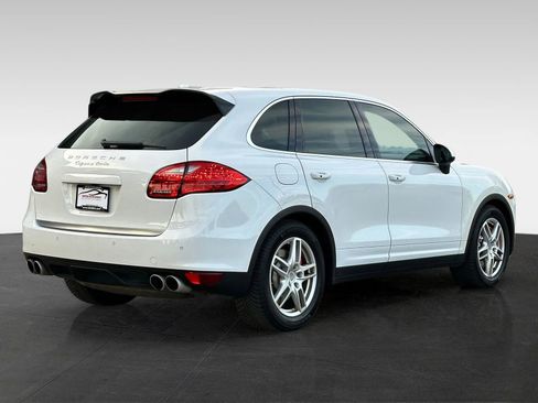 Used 2013 Porsche Cayenne Turbo image 7