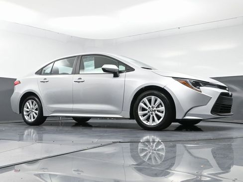Used 2024 Toyota Corolla LE w/ LE Convenience Package image 45