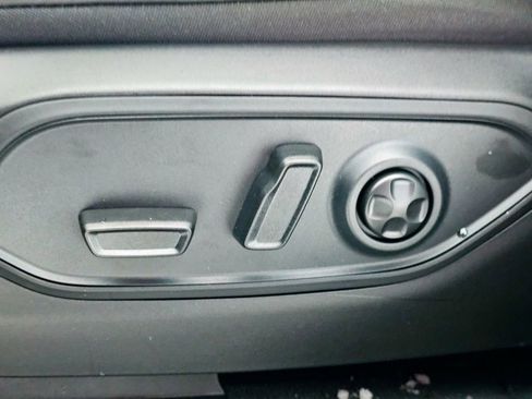 New 2025 Jeep Grand Cherokee Limited image 16