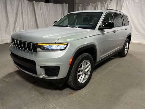 Used 2024 Jeep Grand Cherokee L Laredo RWD image 3