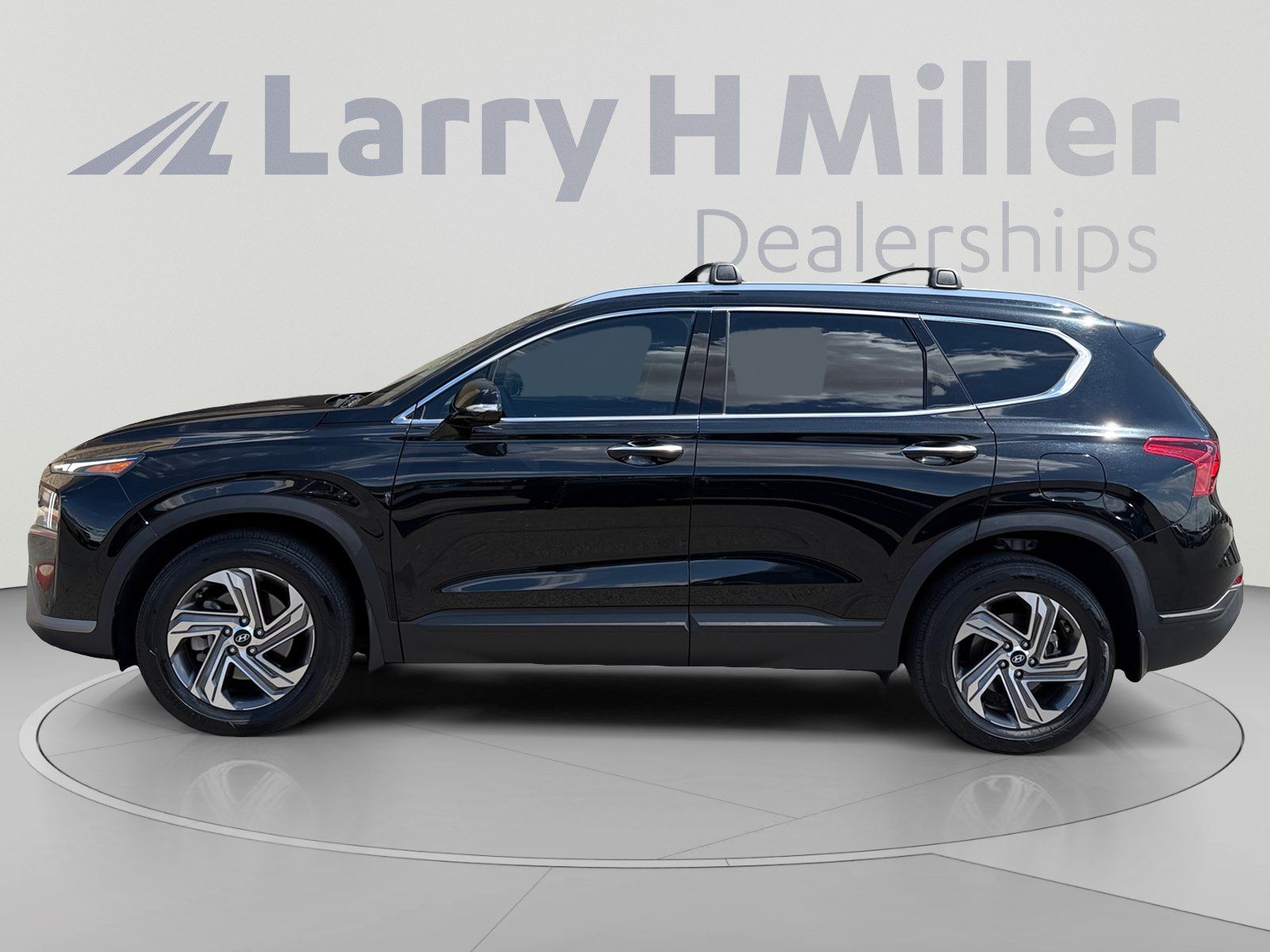 Certified 2023 Hyundai Santa Fe SEL FWD image 2