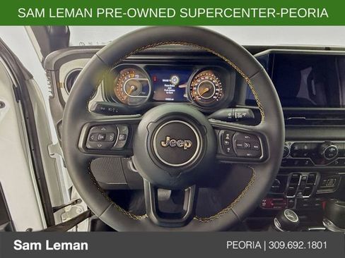 Used 2024 Jeep Gladiator Sport image 11