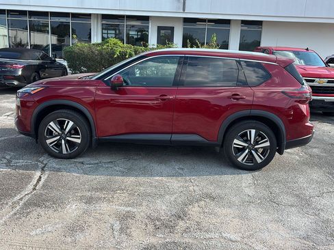 Used 2025 Nissan Rogue SL FWD image 4