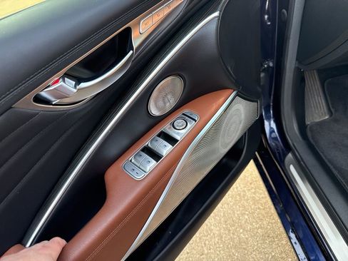 Used 2019 Kia K900 Luxury w/ VIP Package image 12