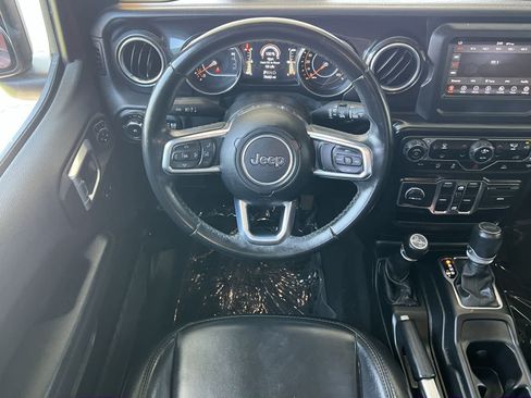 Used 2021 Jeep Wrangler Unlimited Sahara AWD/4WD image 15