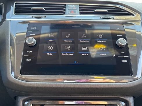 Used 2024 Volkswagen Tiguan Wolfsburg Edition image 15