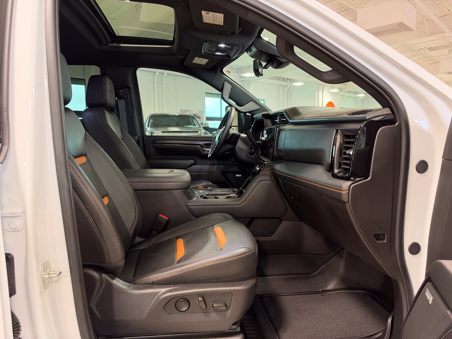Used 2024 GMC Sierra 2500 AT4 w/ AT4 Premium Plus Package AWD/4WD image 40