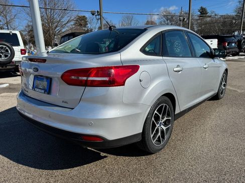 Used 2017 Ford Focus SEL image 3