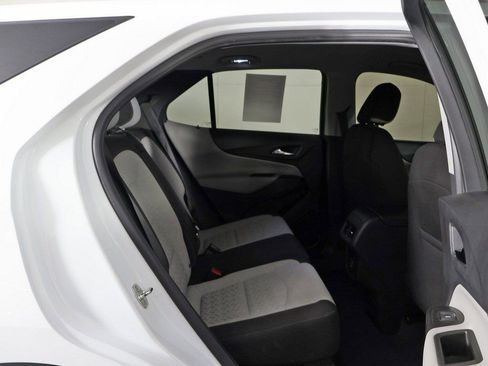Used 2022 Chevrolet Equinox LS w/ LS Convenience Package FWD image 29