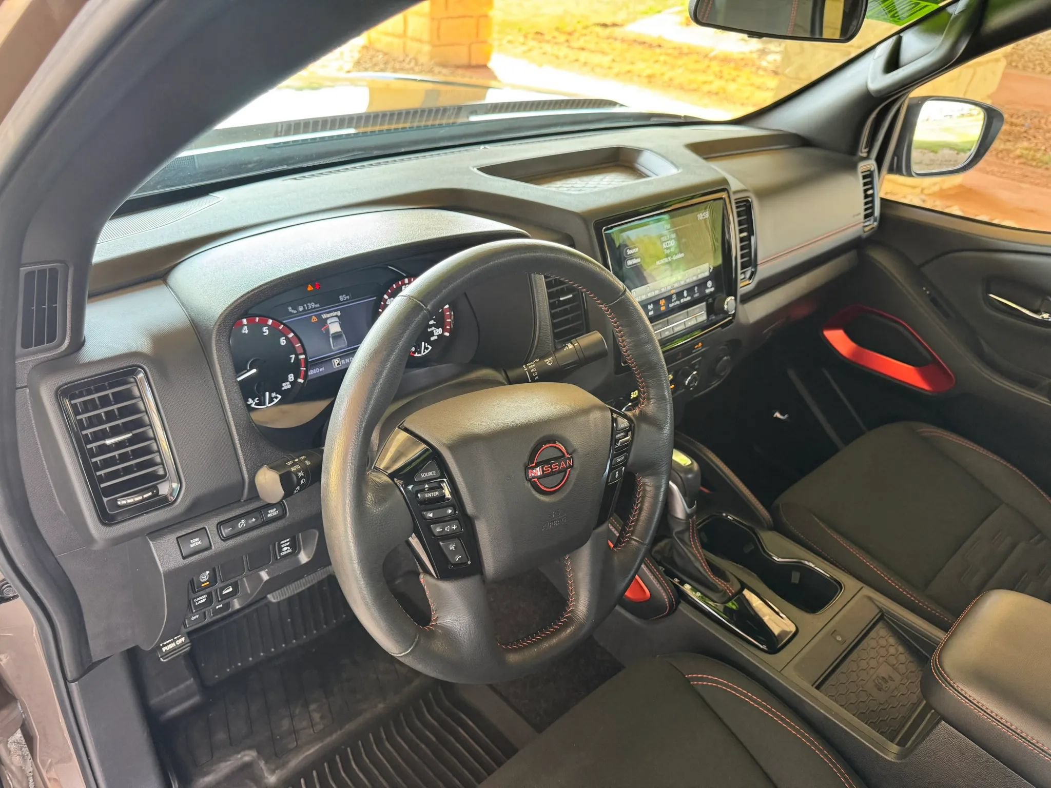 Used 2023 Nissan Frontier PRO-4X w/ Pro Convenience Package AWD/4WD image 10