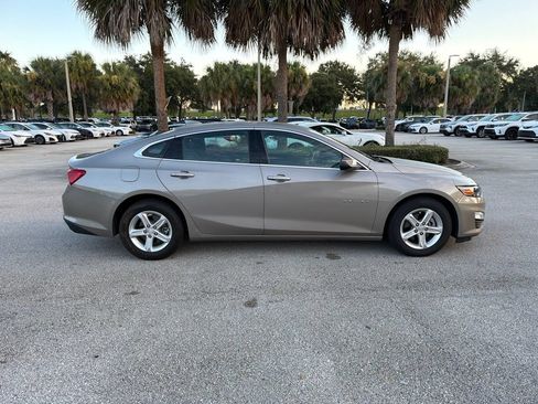 Used 2023 Chevrolet Malibu LT w/ Driver Confidence Package FWD image 4