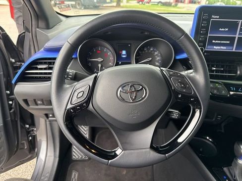 Used 2021 Toyota C-HR XLE FWD image 28