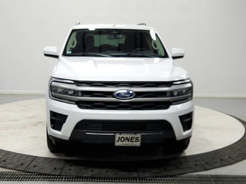 Used 2024 Ford Expedition XLT image 2