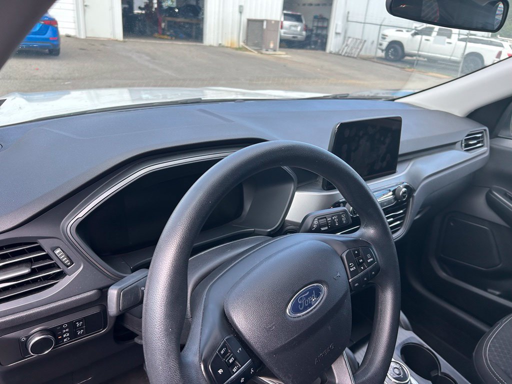 Used 2025 Ford Escape Active AWD/4WD image 10