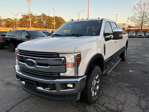 Used 2019 Ford F250 Lariat w/ Chrome Package image 1