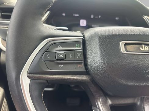 Used 2023 Jeep Grand Cherokee L Limited w/ Luxury Tech Group II AWD/4WD image 23