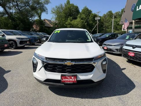 Used 2024 Chevrolet Trax LS FWD image 2