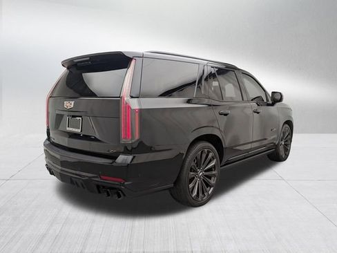 Certified 2025 Cadillac Escalade V w/ LPO, Floor Liner Package image 5