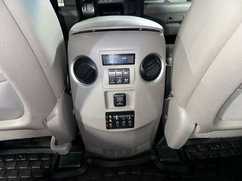 Used 2015 Honda Pilot Touring image 29