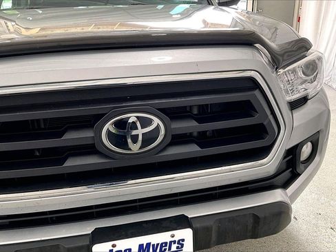 Used 2022 Toyota Tacoma SR5 image 7