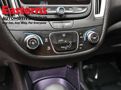 Used 2025 Chevrolet Malibu RS FWD image 19