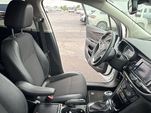 Certified 2022 Buick Encore Preferred w/ Safety Package FWD image 13