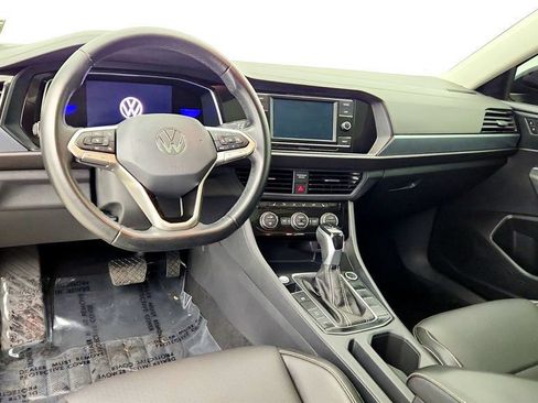 Used 2022 Volkswagen Jetta SE FWD image 13
