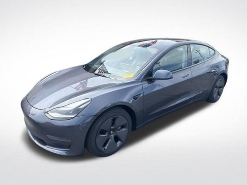 Used 2023 Tesla Model 3 Standard Range RWD image 7